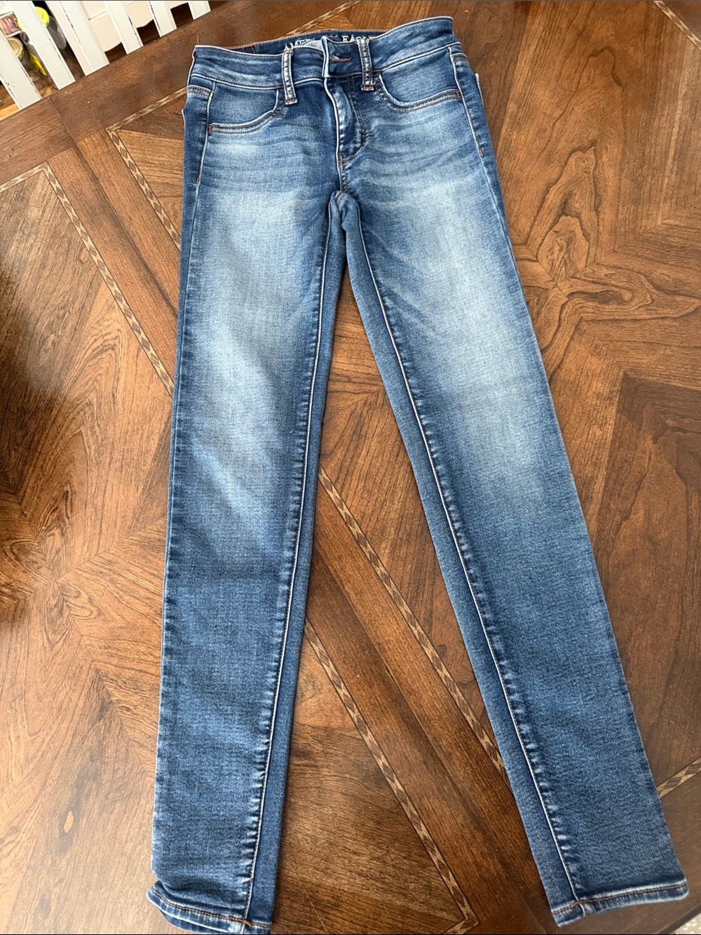 American Eagle Outfitters Women's Skinny Jeans in Faded Blue Wash